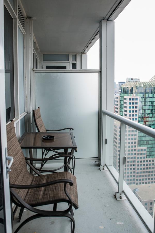 Sarkar Suites - Cn Tower, Mtcc, Rogers Centre Toronto Exterior foto